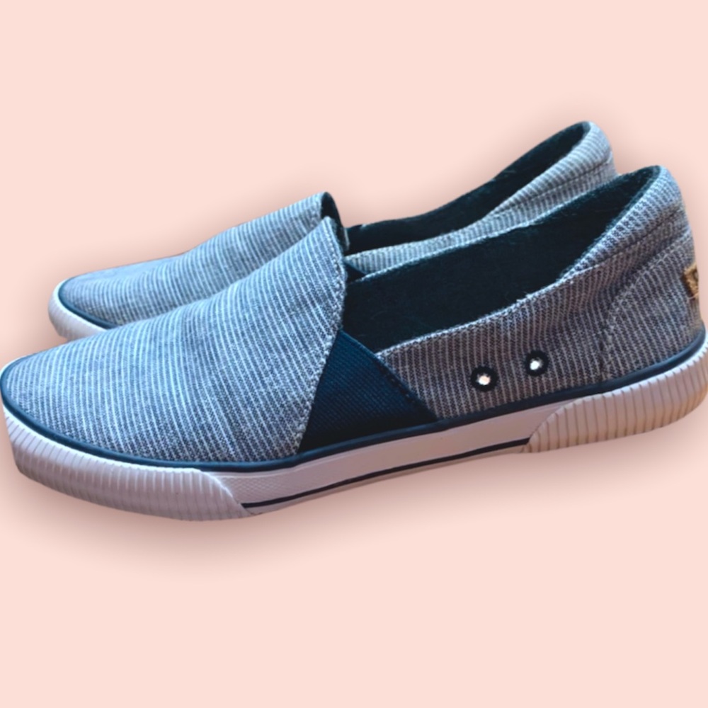 HOST PICK! Roxy slip on shoes